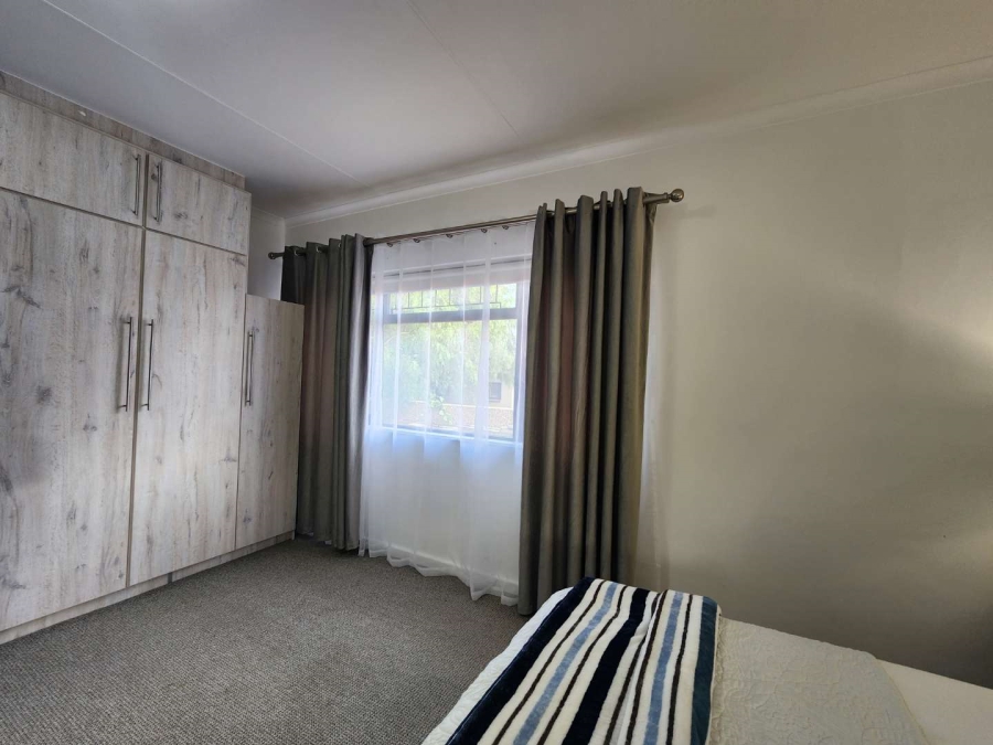 5 Bedroom Property for Sale in Fraaiuitsig Western Cape